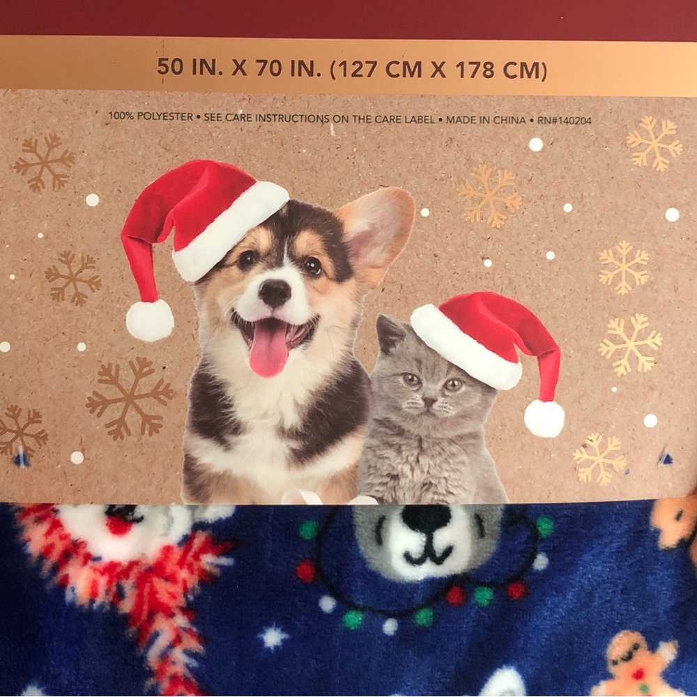 Dog nwt Festive Christmas Print Plush Throw Blanket 70 x 50